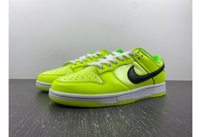 nike dunk low “glow in the dark” fj4610-702