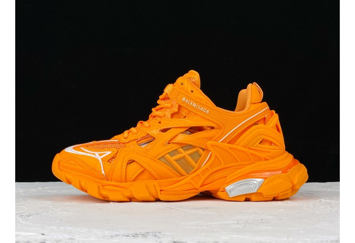 Ba*len*cia*ga track trainer