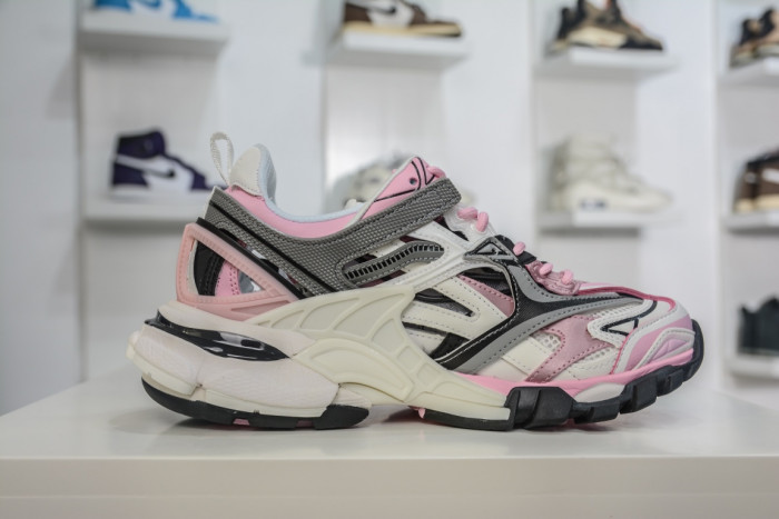 Ba*len*cia*ga track trainer