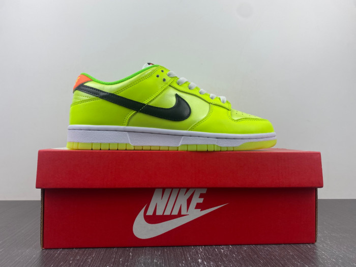 nike dunk low “glow in the dark”  fj4610-702