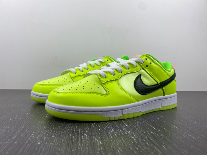 nike dunk low “glow in the dark”  fj4610-702