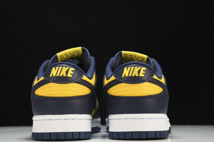 nk dunk low  “varsity maize”  dd1391--700