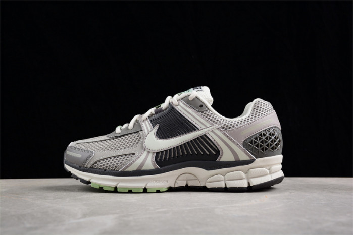 nike zoom    fd9920-022