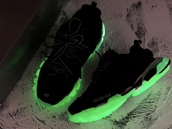 Ba*len*cia*ga track trainer