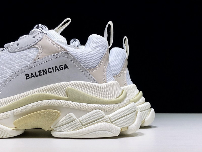 balenga triple s white 2019 (w) 524036w09e19000