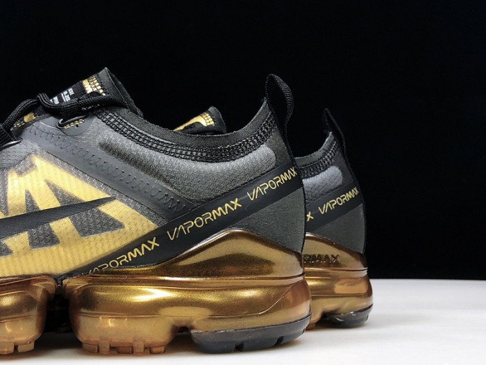 nike air vapormax 2019 black metallic gold ar6631-002