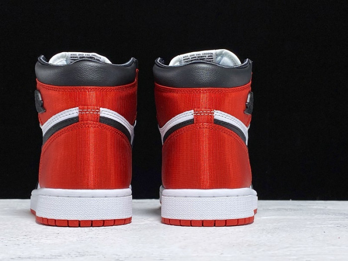 jordan 1 retro high satin black toe (w) cd0461-016