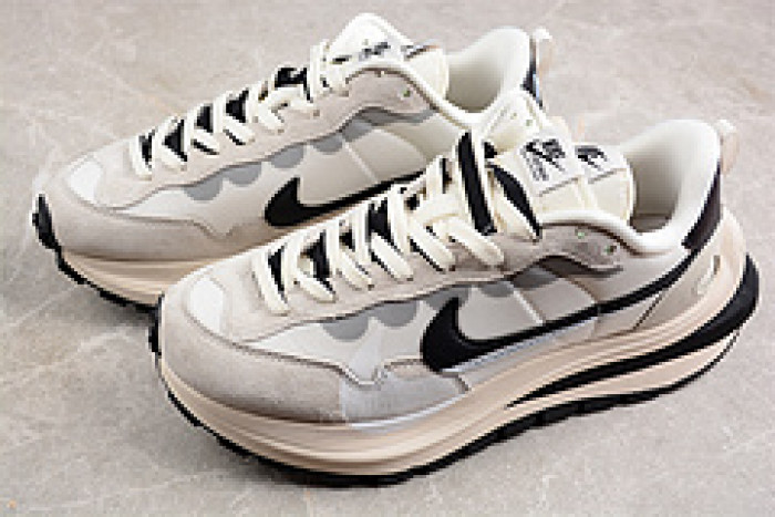 sacai x vaporwaffle  dd1875-101