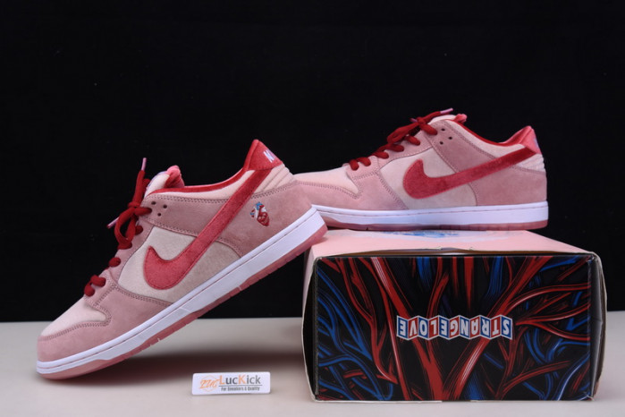 nike sb dunk low strangelove skateboards (regular box) ct2552-800