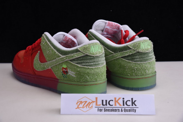 nike dunk low sb "strawberry cough" cw7093-601