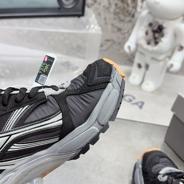 Ba*len*cia*ga track runner  btt-196