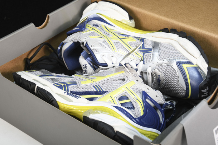 Ba*len*cia*ga track trainer  btt-065