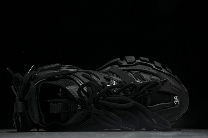 Ba*len*cia*ga track runner  btt-198