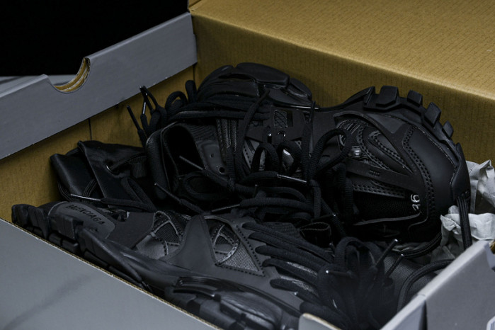 Ba*len*cia*ga track runner  btt-198