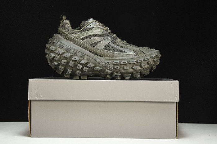 Ba*len*cia*ga track trainer  btt-030