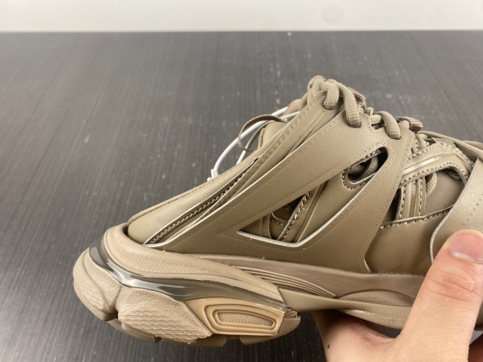 Ba*len*cia*ga track trainer  btt-026