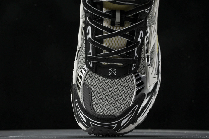 c/o​  sneakers  co-004