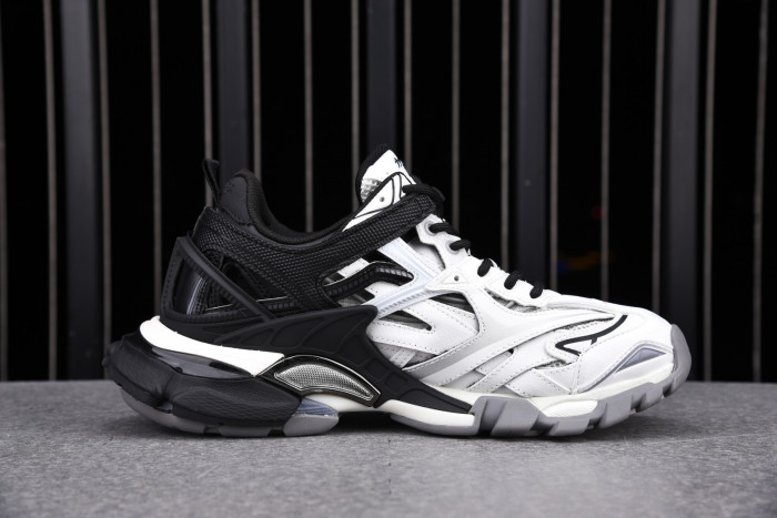 Ba*len*cia*ga track trainer