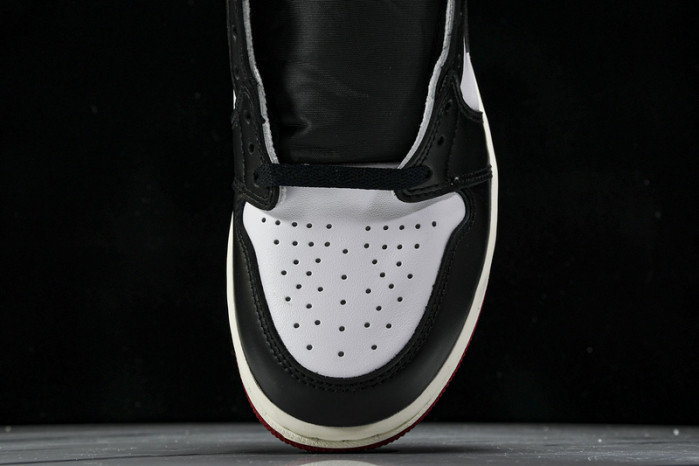 air jordan 1 “black toe reimagined” dz5485-106