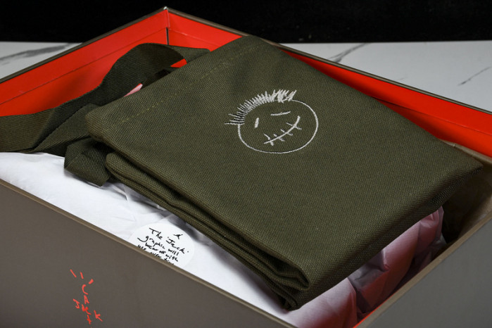 travis scott x air jordan 1 low  fz8117-100