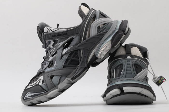 Ba*len*cia*ga track trainer