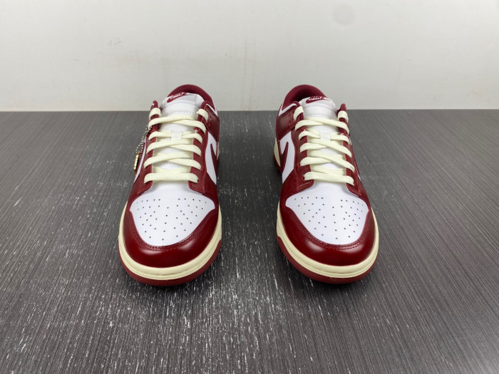 dunk low prm “team red”   j4555-100