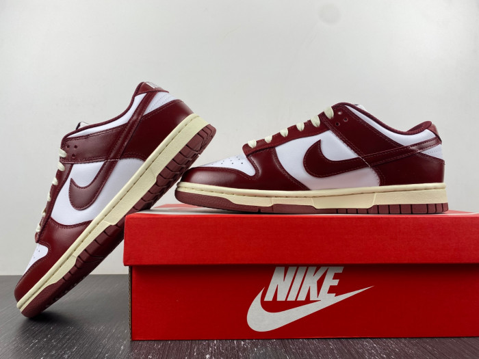 dunk low prm “team red”   j4555-100