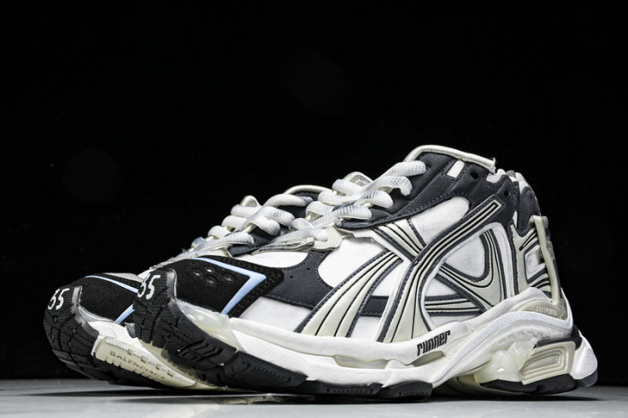 Ba*len*cia*ga track runner btt-208