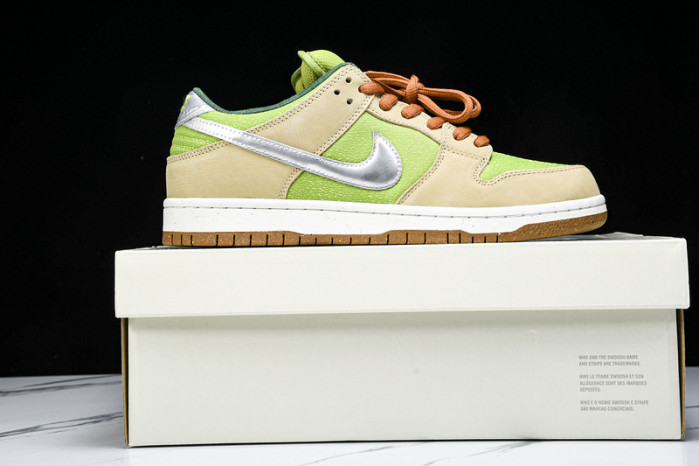 nike sb dunk low “escargot”  fq7585-200