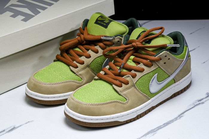 nike sb dunk low “escargot”  fq7585-200