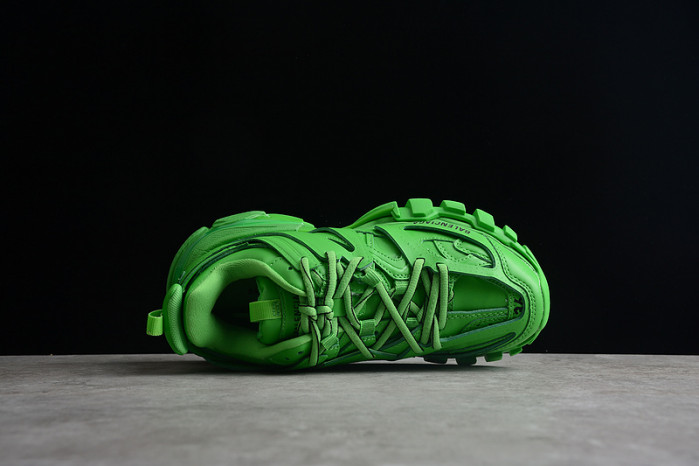 Ba*len*cia*ga track trainer