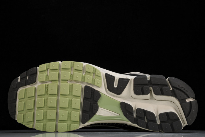 nike air zoom vomero 5   fb8825-001