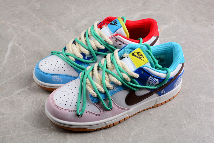 nk dunk low se "free .99"  cz2496-100